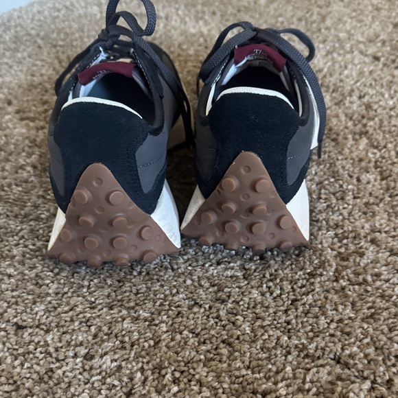 Women’s New Balance 327 Sneakers in Black and White - Picture 4 of 7